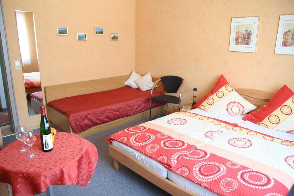 Hotel Ferienweingut Hensler Briedel Habitación foto